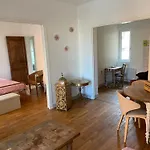 Iago City,appartement Spacieux 2 Chambres, Hyper Centre, Aeroport Et Gare A Proximite