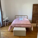 Apartment Iago City,appartement Spacieux 2 Chambres, Hyper Centre, Aeroport Et Gare A Proximite Beauvais