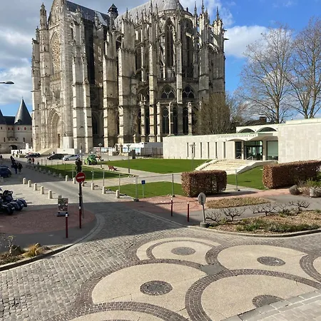 Appartement Iago City, 2 Chambres, Hyper Centre, Aéroport Et Gare à Proximité *