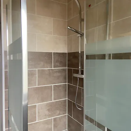 Apartment Iago City,appartement Spacieux 2 Chambres, Hyper Centre, Aeroport Et Gare A Proximite