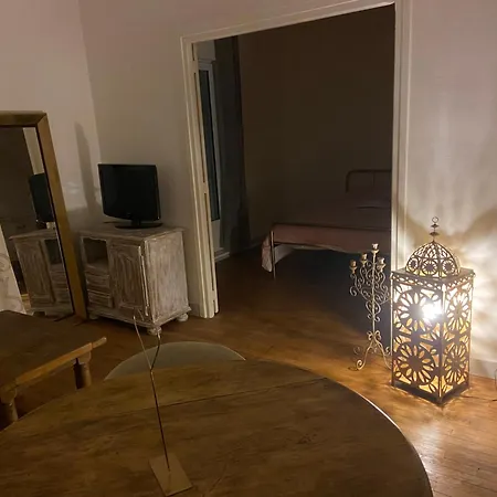 Apartment Iago City,appartement Spacieux 2 Chambres, Hyper Centre, Aeroport Et Gare A Proximite *