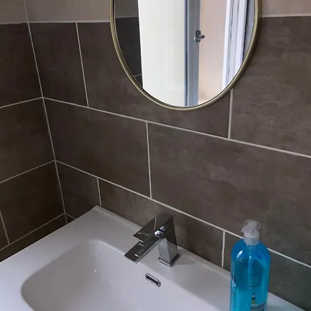 Apartment Iago City,appartement Spacieux 2 Chambres, Hyper Centre, Aeroport Et Gare A Proximite *