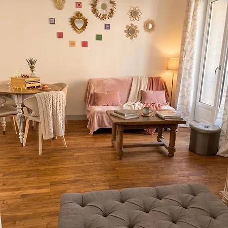 Apartment Iago City,appartement Spacieux 2 Chambres, Hyper Centre, Aeroport Et Gare A Proximite