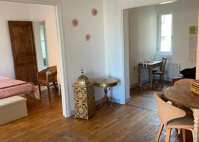 Iago City,appartement Spacieux 2 Chambres, Hyper Centre, Aeroport Et Gare A Proximite