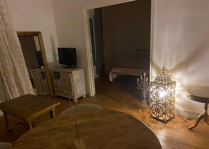 Apartment Iago City,appartement Spacieux 2 Chambres, Hyper Centre, Aeroport Et Gare A Proximite *