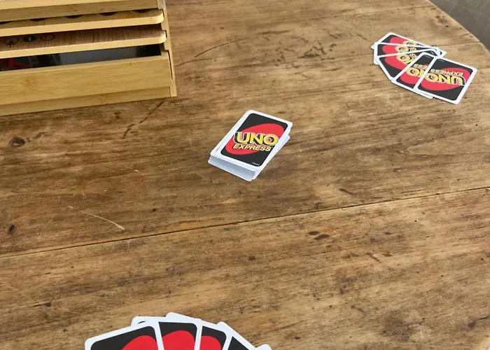 Apartment Iago City,appartement Spacieux 2 Chambres, Hyper Centre, Aeroport Et Gare A Proximite